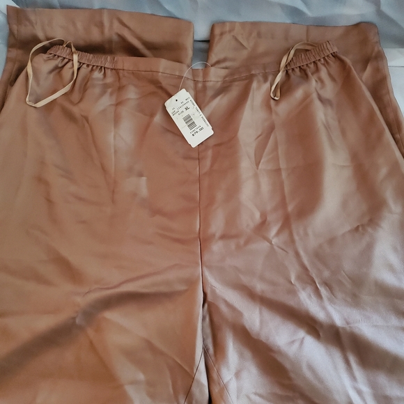 Draper and Damon's silk pants - Picture 2 of 4